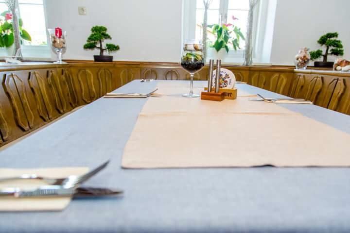Taverna Unik 萨尔道夫 外观 照片